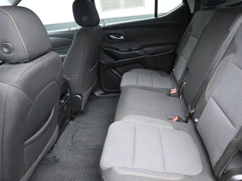 Used 2021 Chevrolet Traverse LS image 14
