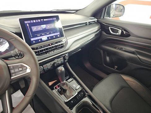 Used 2023 Jeep Compass Trailhawk image 23