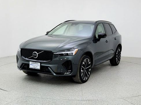 New 2026 Volvo XC60 B5 Ultra w/ Climate Package image 2