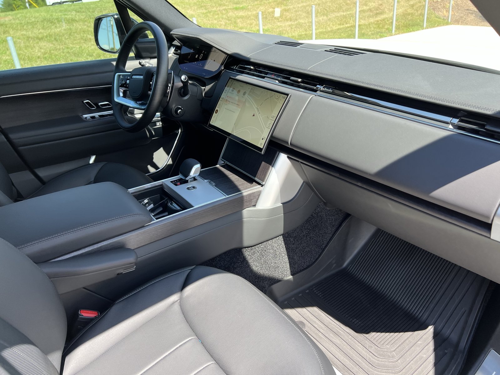 New 2026 Land Rover Range Rover SE AWD/4WD image 3