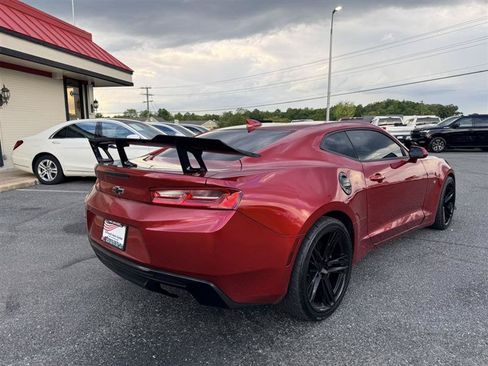 Used 2018 Chevrolet Camaro SS RWD image 5