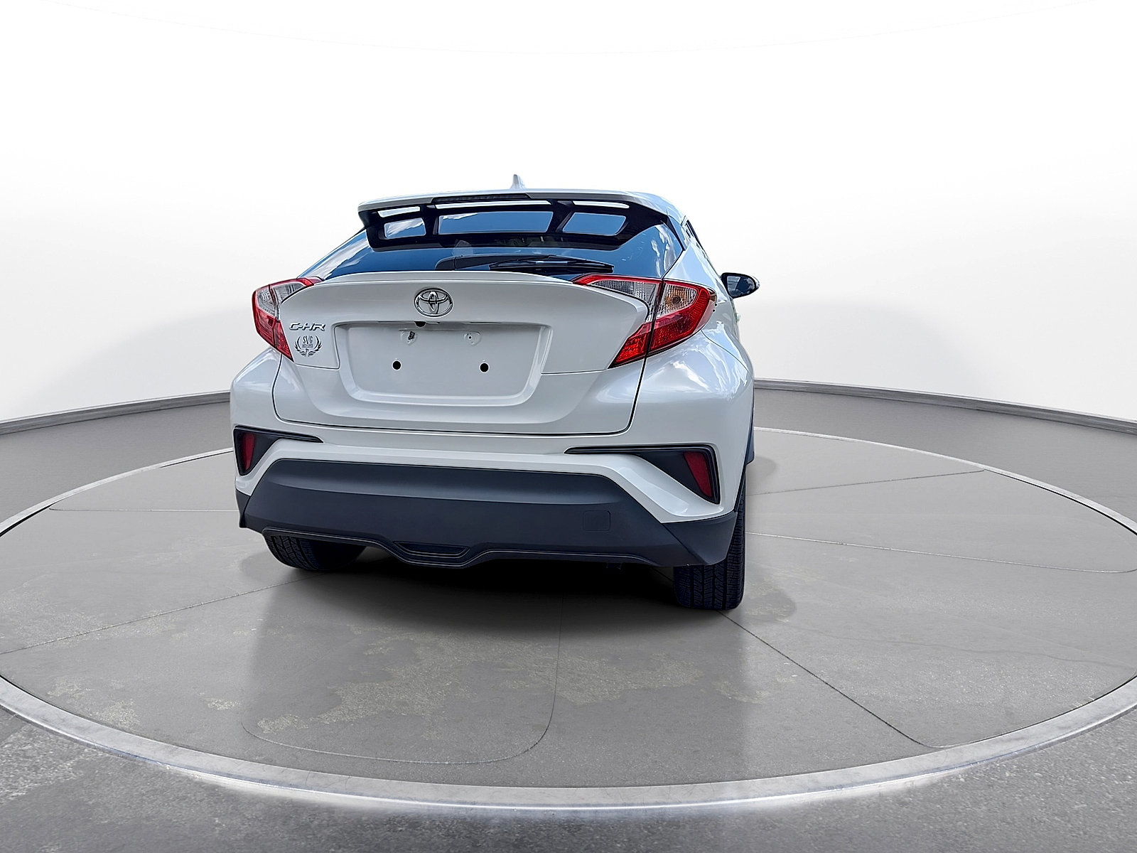 Used 2021 Toyota C-HR XLE FWD image 7