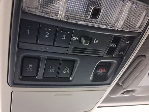 Used 2015 Toyota 4Runner Limited image 29