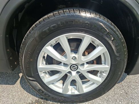 Used 2018 Nissan Rogue SV w/ Premium Package AWD/4WD image 8