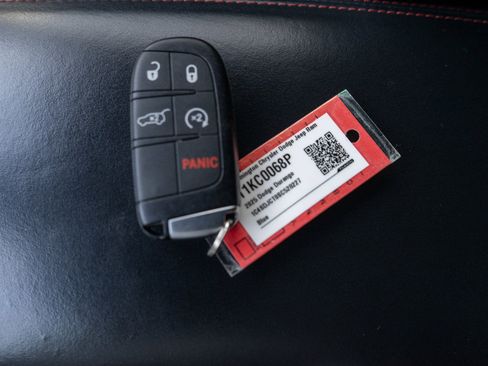 Used 2025 Dodge Durango R/T AWD/4WD image 32
