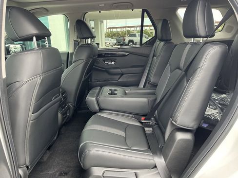 New 2025 Honda Pilot Touring image 13