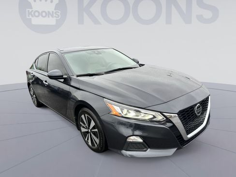 Used 2021 Nissan Altima 2.5 SV FWD image 2