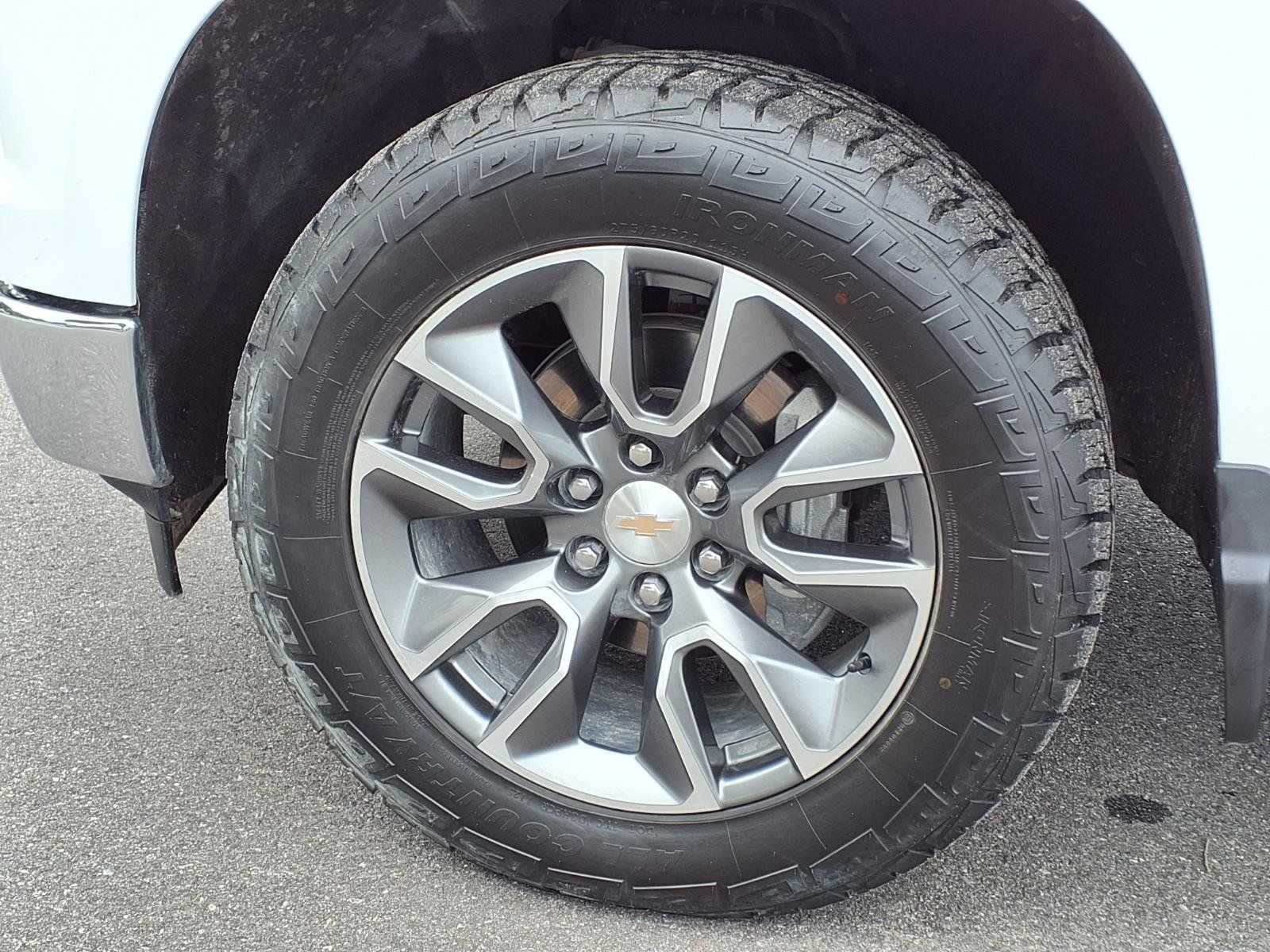 Used 2024 Chevrolet Silverado 1500 LT AWD/4WD image 27
