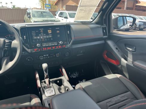 Used 2026 Nissan Frontier PRO-4X AWD/4WD image 37