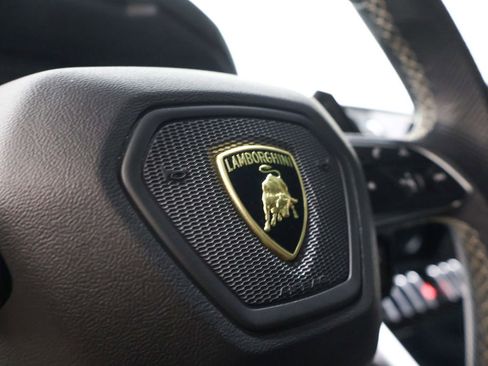 Used 2020 Lamborghini Urus image 85