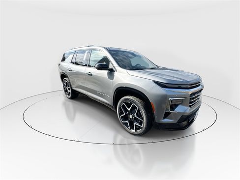 New 2026 Chevrolet Traverse High Country image 2