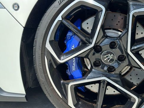Used 2023 Maserati MC20 Coupe RWD image 16