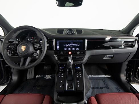 New 2026 Porsche Macan Turbo image 32