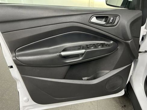 Used 2019 Ford Escape SE image 21