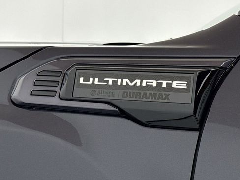 Used 2024 GMC Sierra 2500 Denali Ultimate AWD/4WD image 10