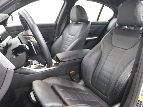 Used 2019 BMW 330i xDrive Sedan w/ Premium Package image 9