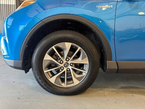 Used 2017 Toyota RAV4 XLE w/ All Weather Liner Package AWD/4WD image 30