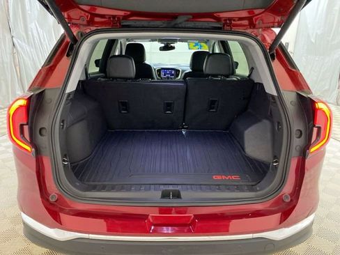 Used 2023 GMC Terrain SLT image 30