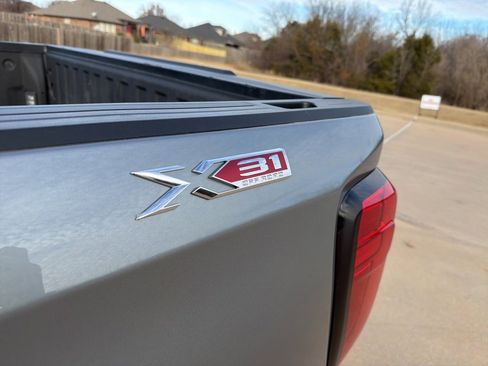 Used 2025 GMC Sierra 1500 Elevation image 17