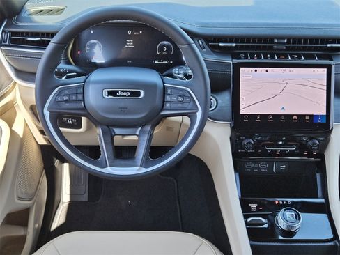 New 2025 Jeep Grand Cherokee Limited image 27