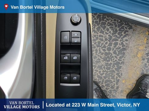 Used 2017 Toyota Highlander XLE AWD/4WD image 11