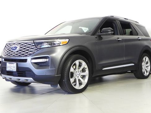 Used 2020 Ford Explorer Platinum w/ Premium Technology Package AWD/4WD image 2