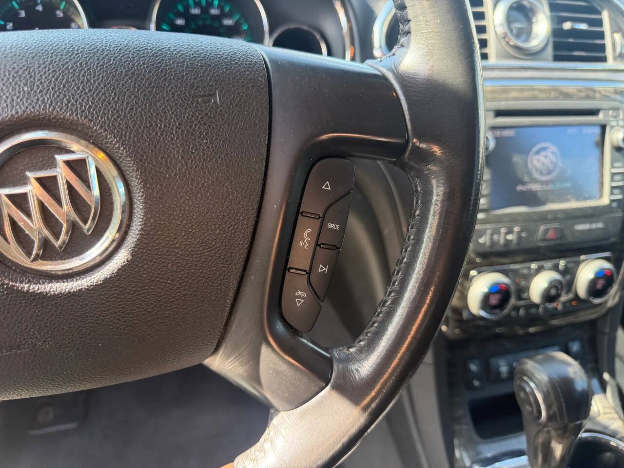 Used 2013 Buick Enclave Leather AWD/4WD image 23