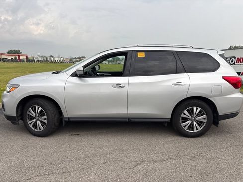 Used 2019 Nissan Pathfinder SL AWD/4WD image 7