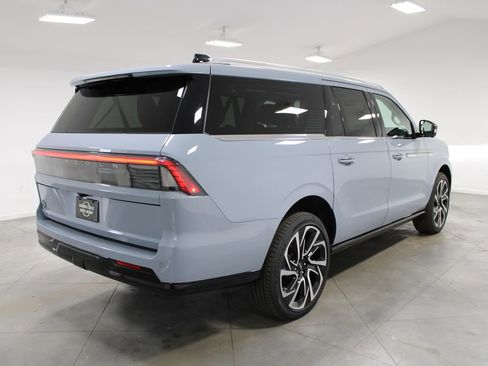 New 2026 Lincoln Navigator L Reserve image 8