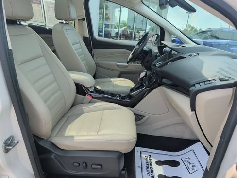 Used 2017 Ford C-MAX Titanium w/ Equipment Group 301A FWD image 23