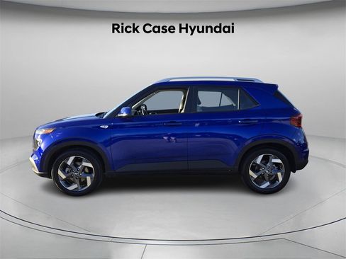 Certified 2025 Hyundai Venue SEL image 3