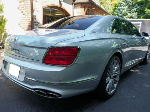Used 2022 Bentley Flying Spur V8 image 8