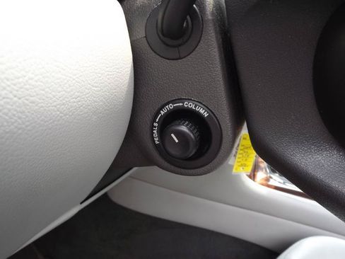 Used 2004 Jaguar XJ8 RWD image 13