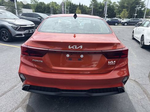 Used 2023 Kia Forte LXS w/ LXS Technology Package FWD image 4