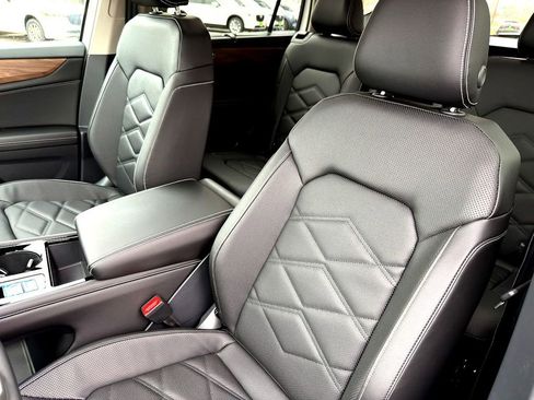 New 2026 Volkswagen Atlas SE FWD image 11
