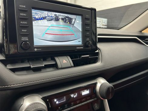 Used 2021 Toyota RAV4 LE image 26