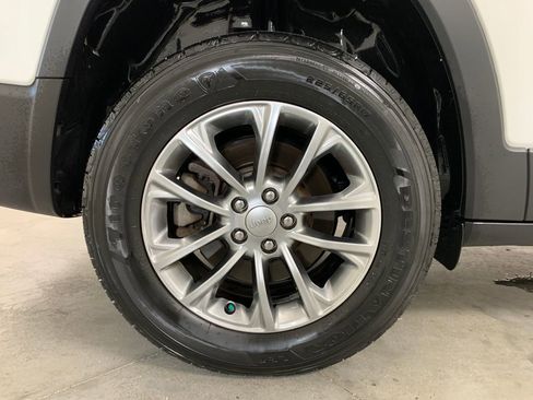 Used 2021 Jeep Cherokee Latitude Lux AWD/4WD image 9
