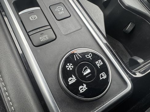 Used 2022 Nissan Pathfinder SV image 29