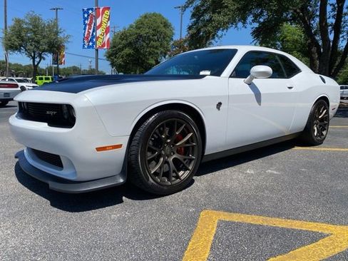 Used 2016 Dodge Challenger SRT Hellcat RWD image 1