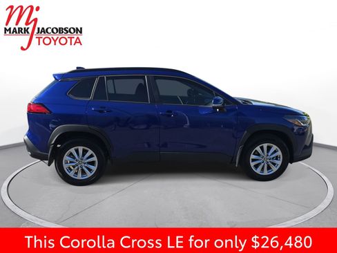 Used 2024 Toyota Corolla Cross LE image 7