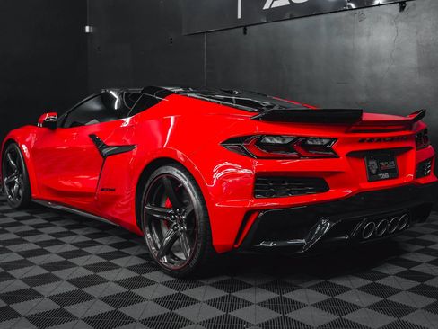 Used 2024 Chevrolet Corvette Z06 RWD image 31