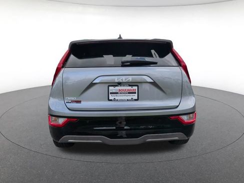 Used 2023 Kia Niro Wind w/ Wind Preserve Package FWD image 4