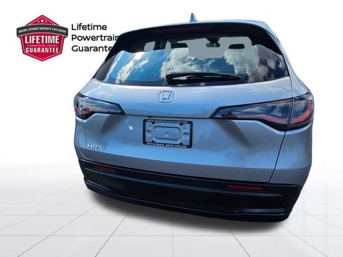 Used 2023 Honda HR-V LX image 9