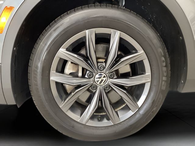 Certified 2023 Volkswagen Tiguan SE FWD image 23