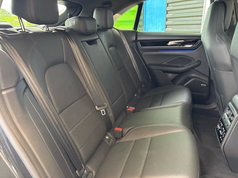 Used 2025 Porsche Macan Electric RWD image 26
