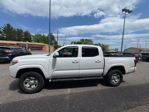 Used 2021 Toyota Tacoma SR AWD/4WD image 4