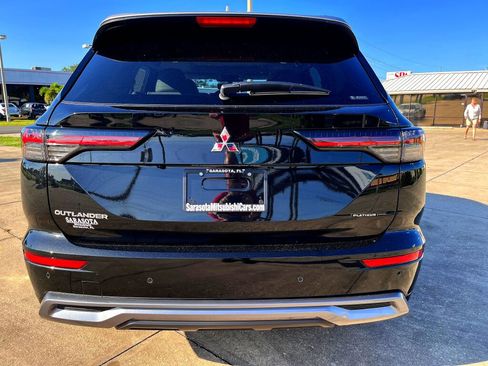 New 2025 Mitsubishi Outlander AWD image 4
