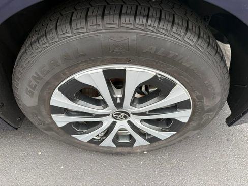 Used 2020 Toyota Corolla LE w/ Carpet Mat Package (TMS) image 9