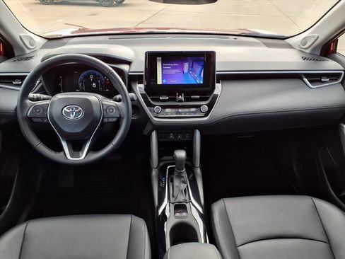 Certified 2025 Toyota Corolla Cross XLE image 10