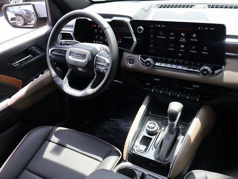 New 2025 GMC Canyon Denali image 14